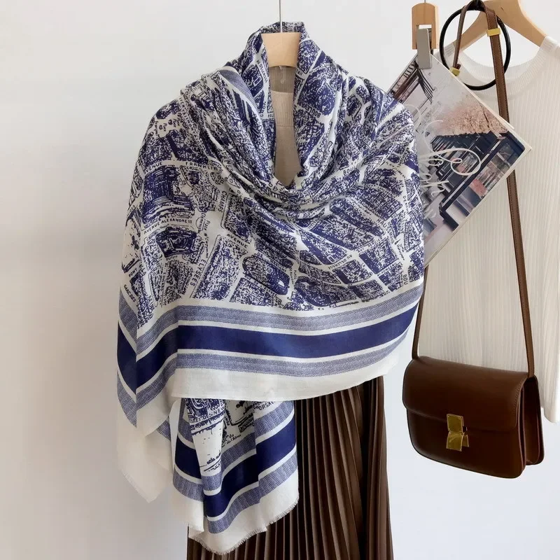 Vintage Fashion In Paris - High-end Elegant Women Vintage Paris City