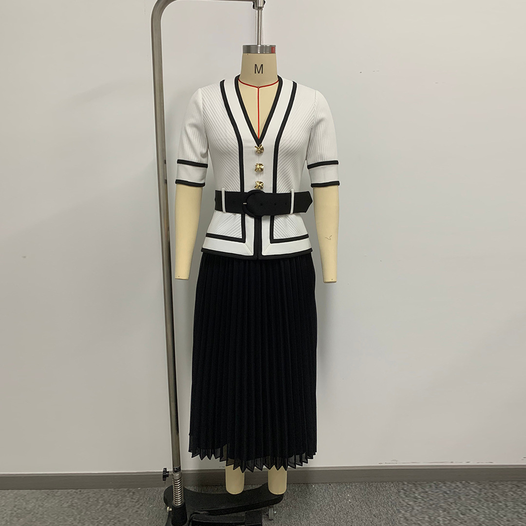 Sexy V Neck Buttons Belted Ple - Vintage Fashion Exhibition 评论和价格