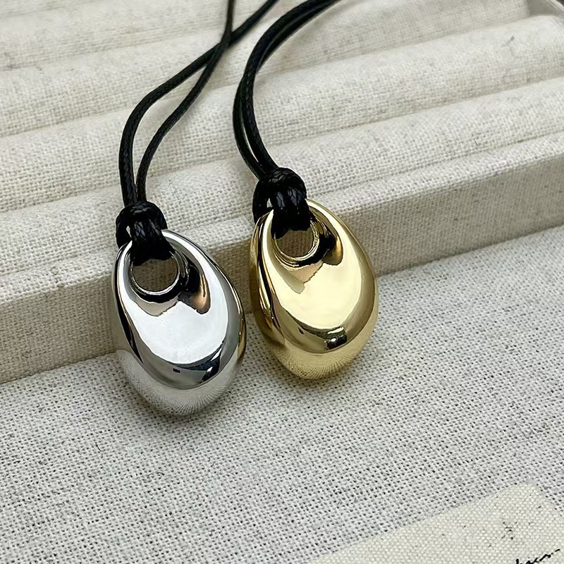 Korean Black Skin Rope Silver  - Vintage Fashion Trends 2026 评论和价格